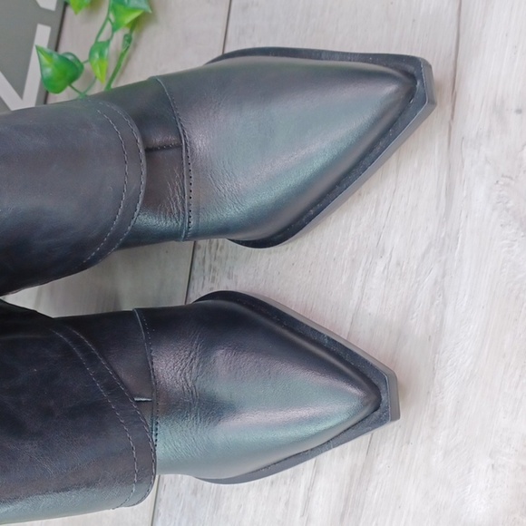 Arezzo Bianca Fold Over Skirt Bootie NIB - Picture 3 of 12